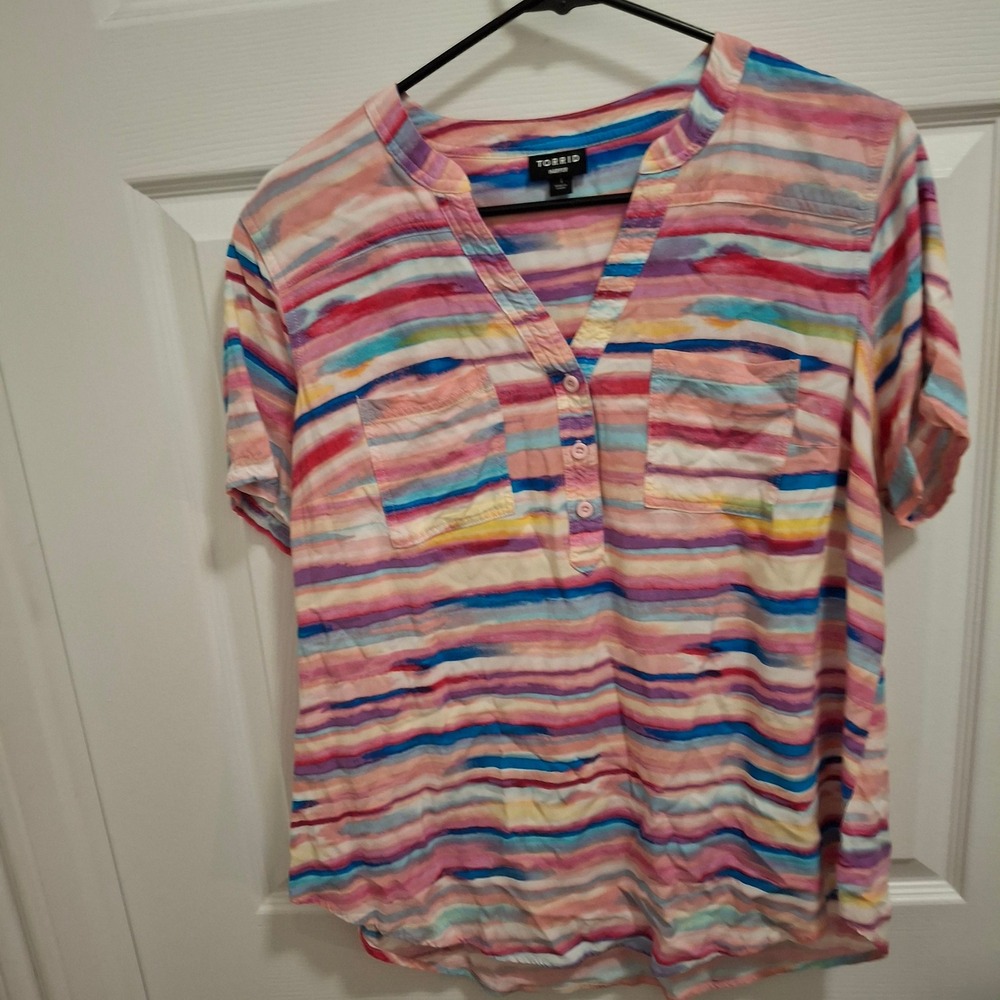 Torrid Harper Women's Multicolor Striped Rayon V Neck Button Shirt Top Plus Sz 1